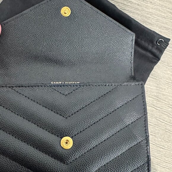 SAINT LAURENT CASSANDRE MATELASSE Small Black Envelope Wallet - Picture 10 of 16